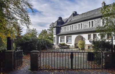 Brand New 1 Bedroom Apartment In First Class Location